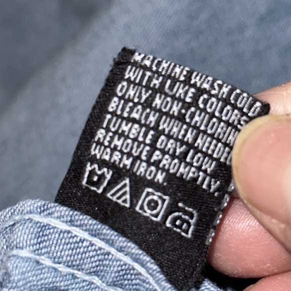 Sierra Pacific Denim Floral & Dragonfly Embroidered Top - Picture 14 of 14